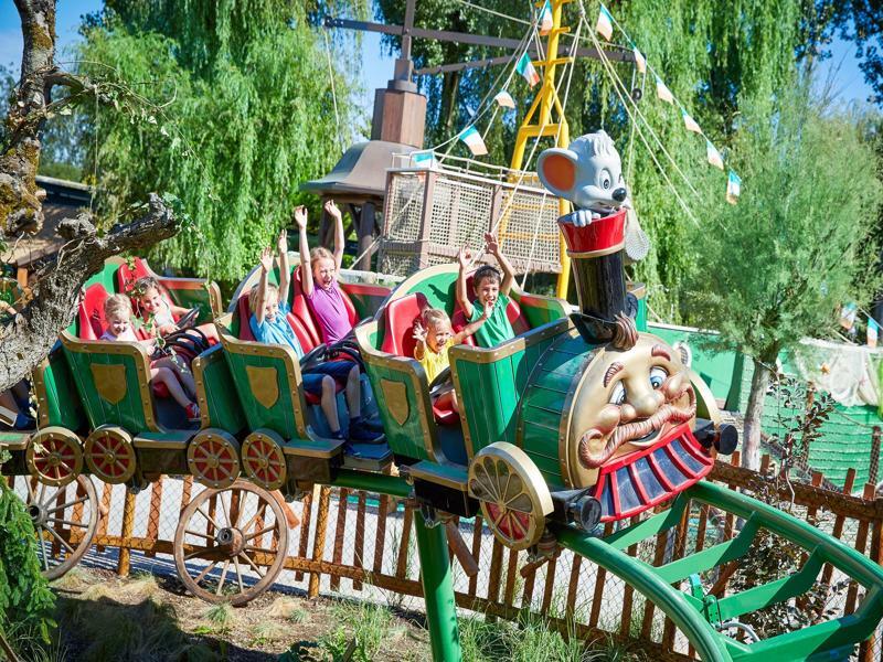 4-Sterne Burghotel Castillo Alcazar, Europa-Park Freizeitpark & Erlebnis-Resort Rust Buitenkant foto