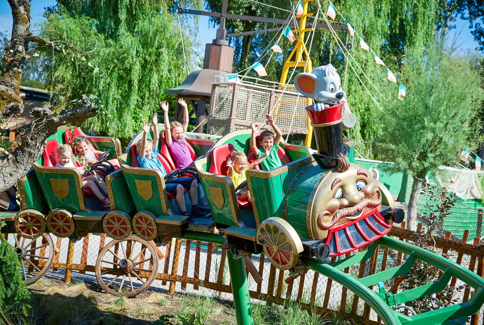 4-Sterne Burghotel Castillo Alcazar, Europa-Park Freizeitpark & Erlebnis-Resort Rust Buitenkant foto